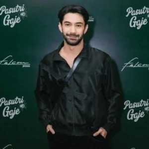 Picture of Reza Rahadian